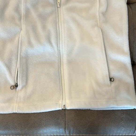 Women’s Columbia vest - Picture 3 of 4